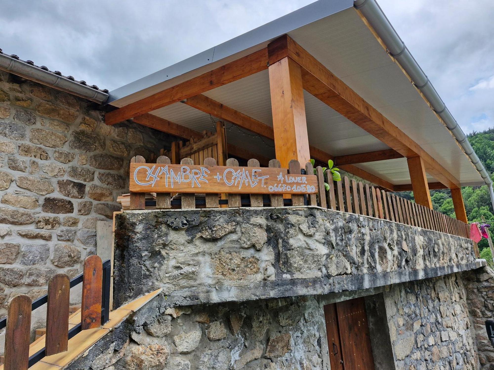 La Maison Des Lucioles Saint-Julien-Boutieres Exterior photo